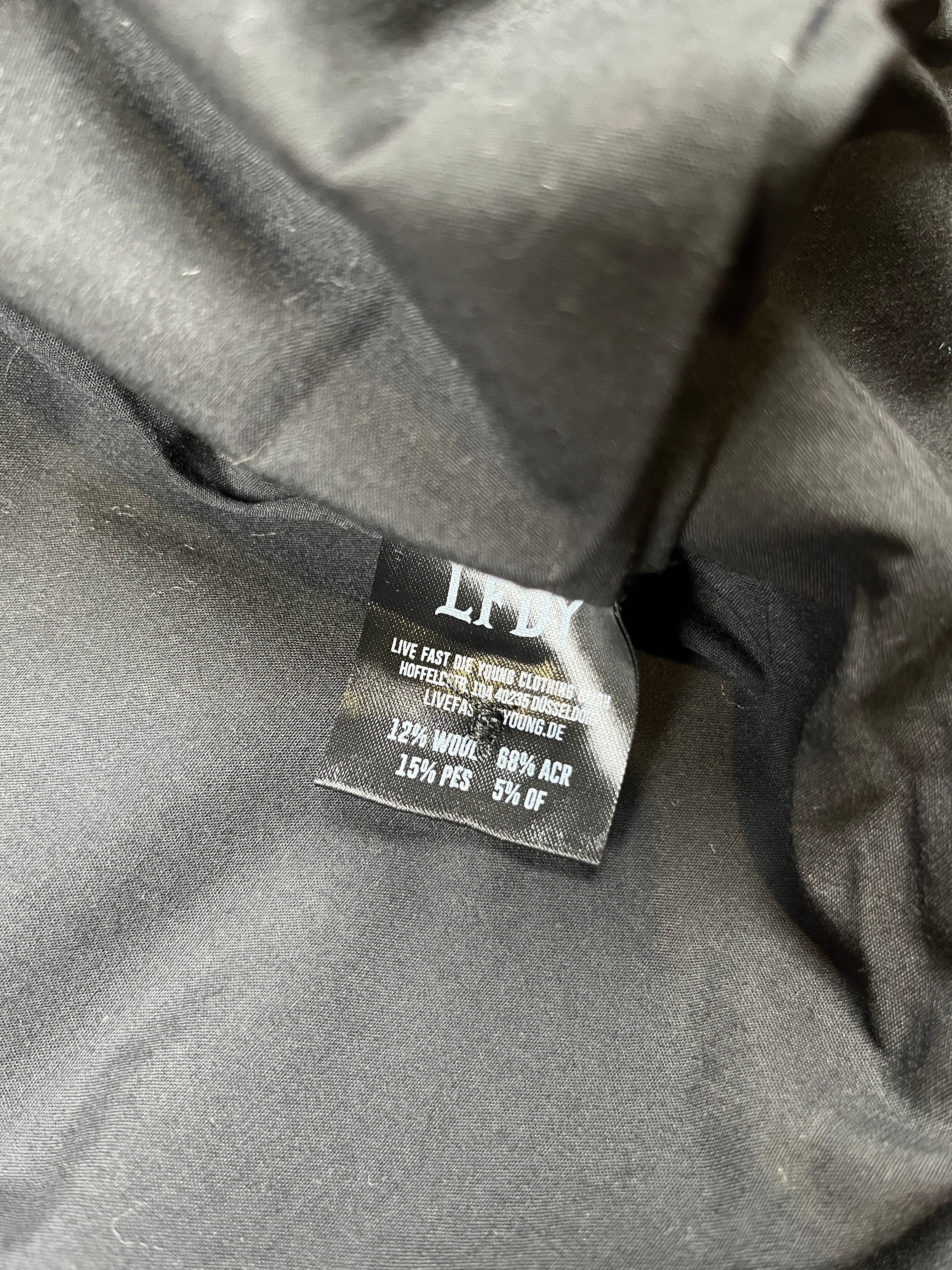 0097 LFDY (Live Fast Die Young) Vintage Overshirt
Jacke
S